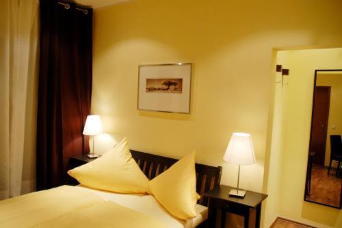 Hotel Akazienhof Duisburg Bagian luar foto
