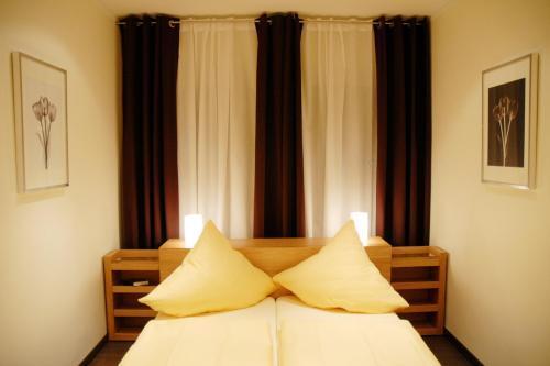 Hotel Akazienhof Duisburg Bagian luar foto