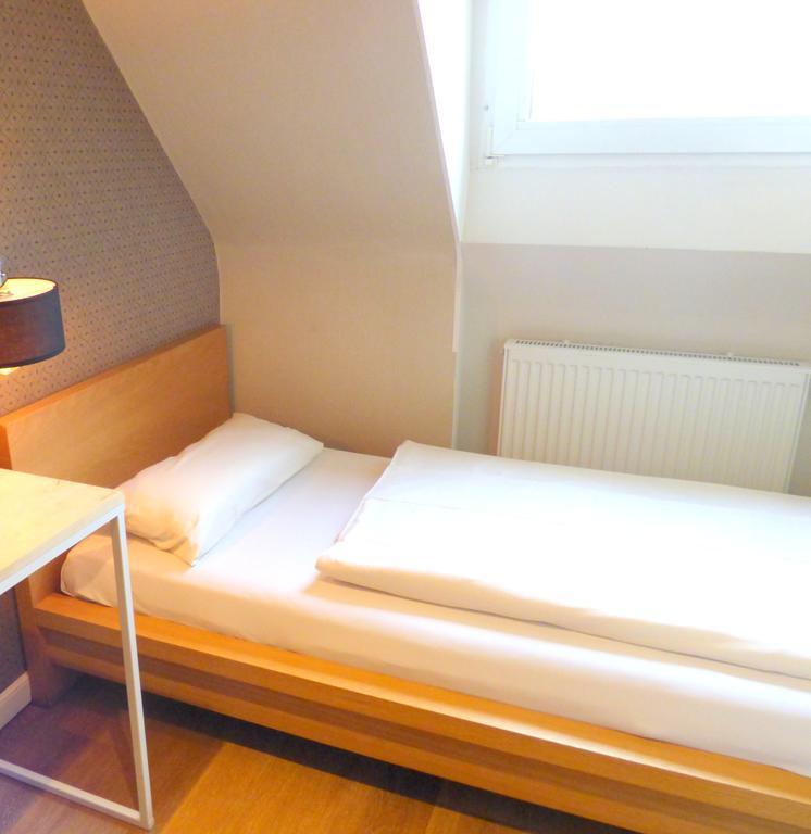 Hotel Akazienhof Duisburg Bagian luar foto