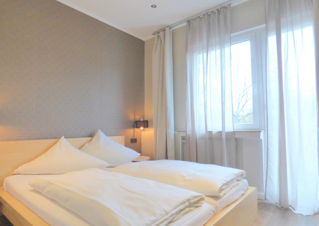 Hotel Akazienhof Duisburg Bagian luar foto