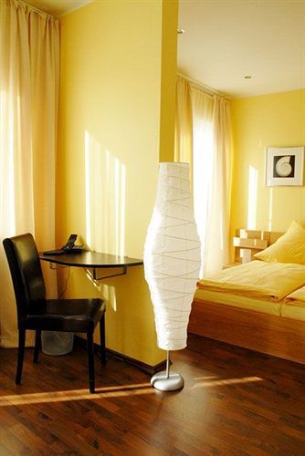 Hotel Akazienhof Duisburg Bagian luar foto