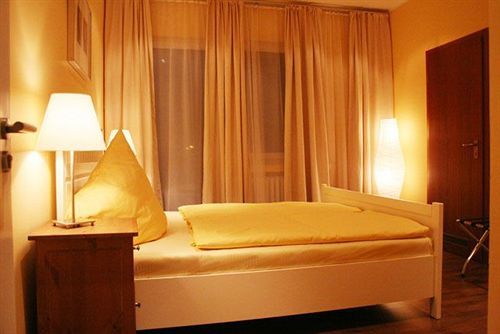 Hotel Akazienhof Duisburg Bagian luar foto